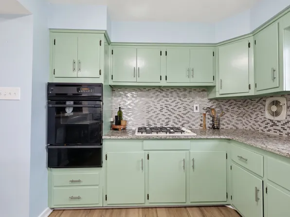 3839 Janice St, Philadelphia, PA 19114