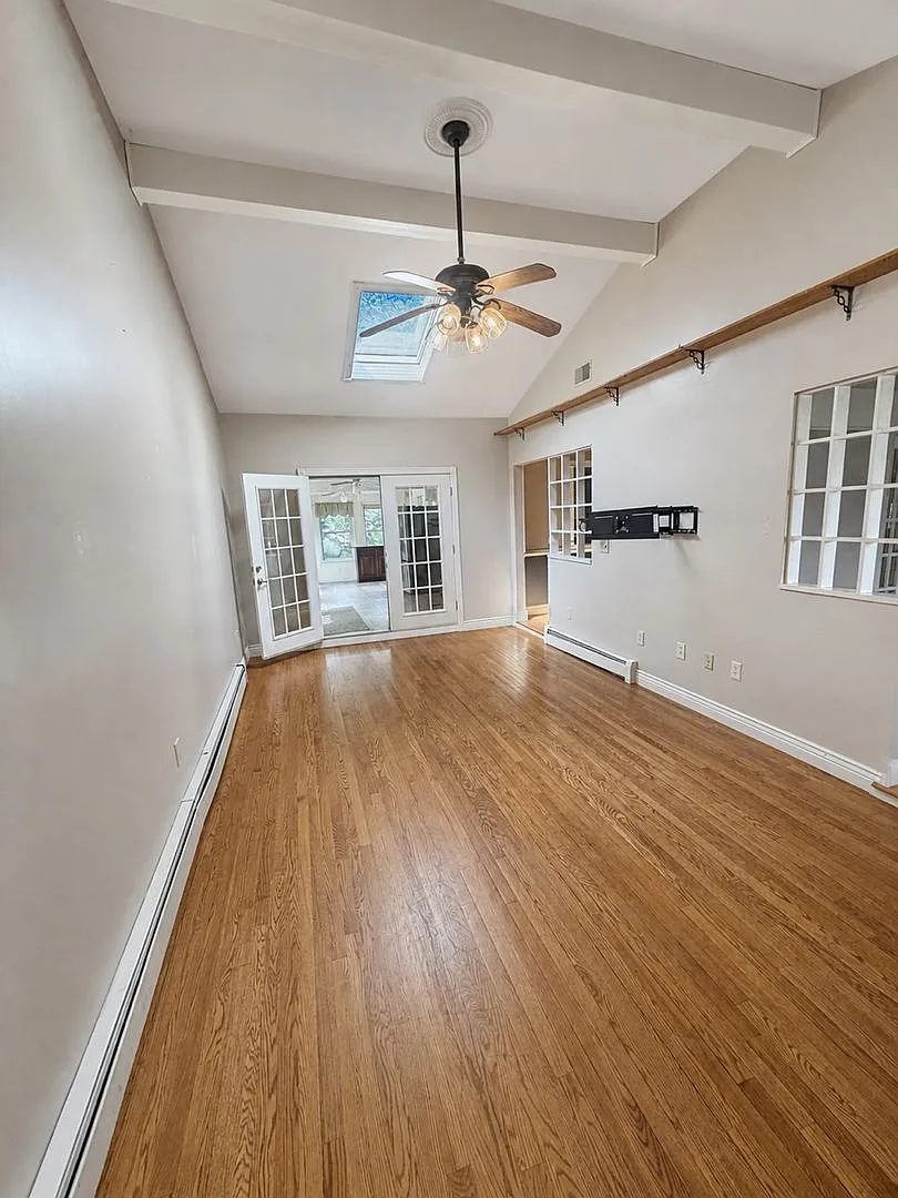 Single-Story 3-Bedroom Home with Pool in Toms River — Photo 4