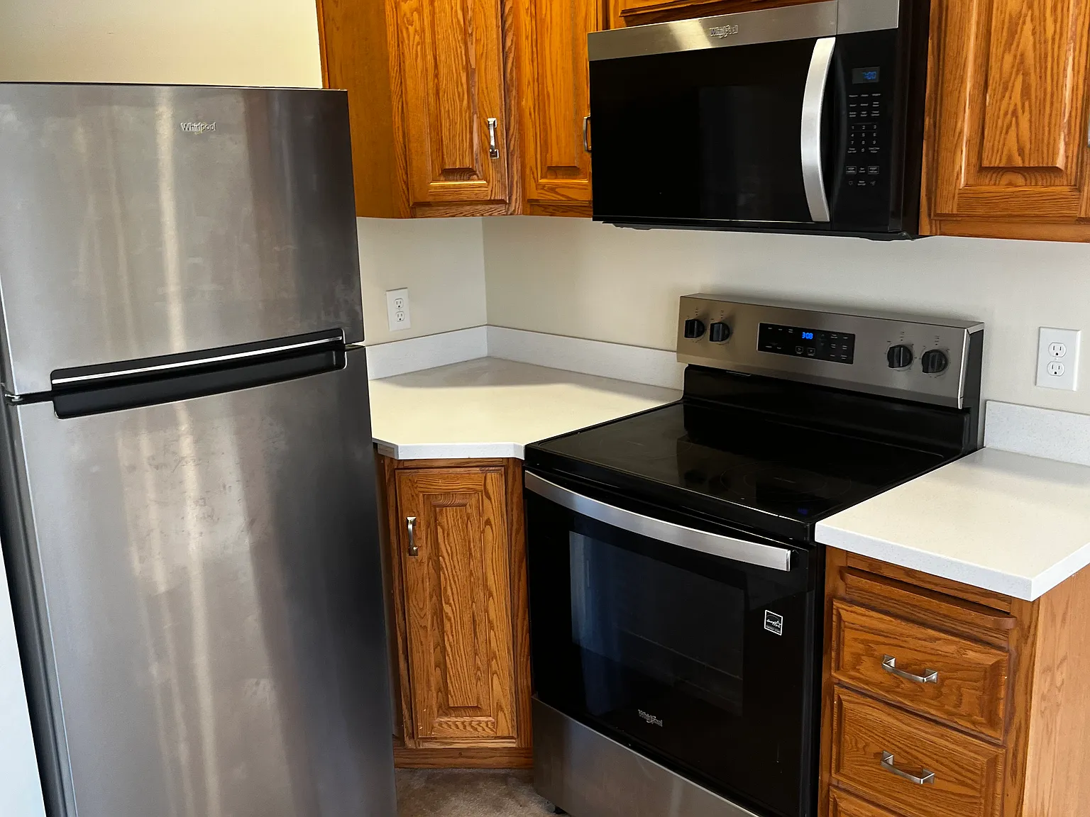 Studio, 700 sqft, $1,700 — Photo 4