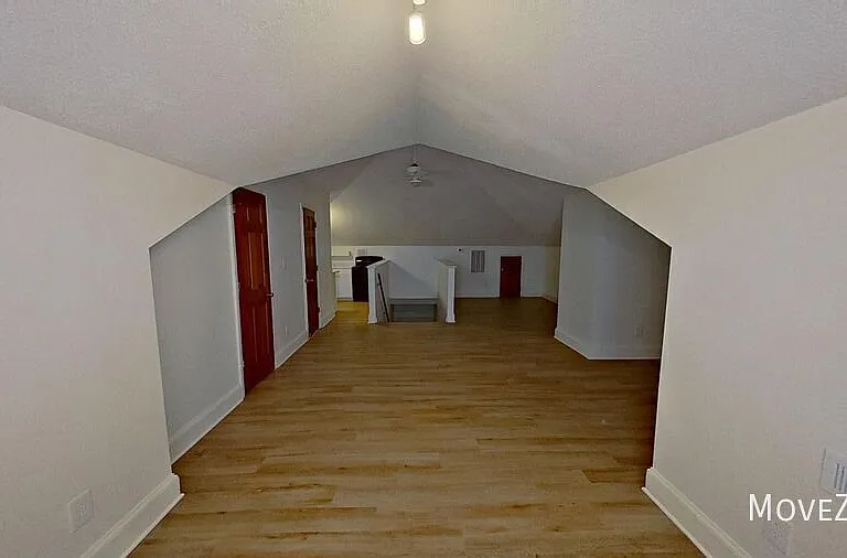 209 E Peace St #C — Photo 12
