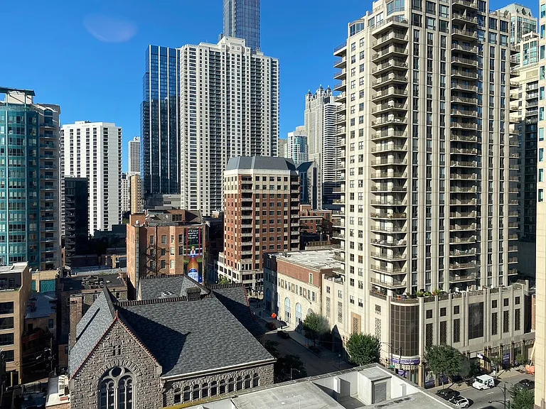 600 N Dearborn St #1305 — Photo 3
