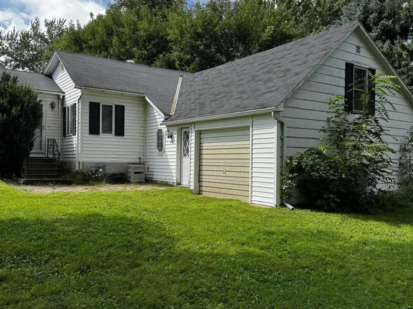 114 W 2nd St S, Truman, MN 56088