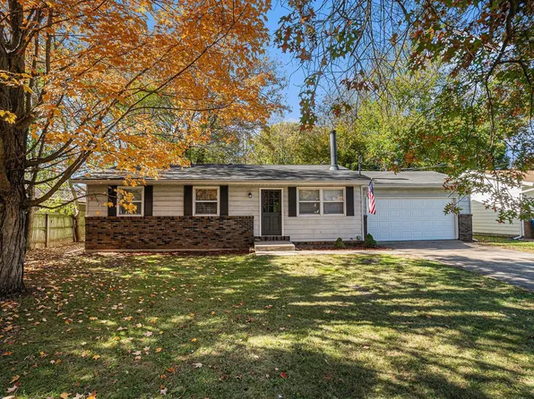 229 Fairfield Dr, Paw Paw, MI 49079