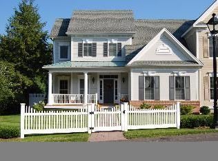 1 Billingsgate Dr, Simsbury, CT 06070