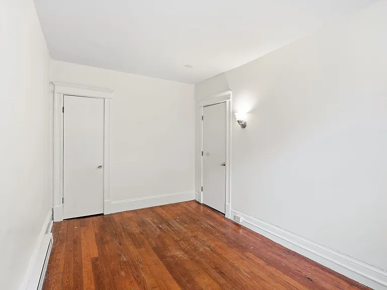 1447 Dwight St — Photo 13
