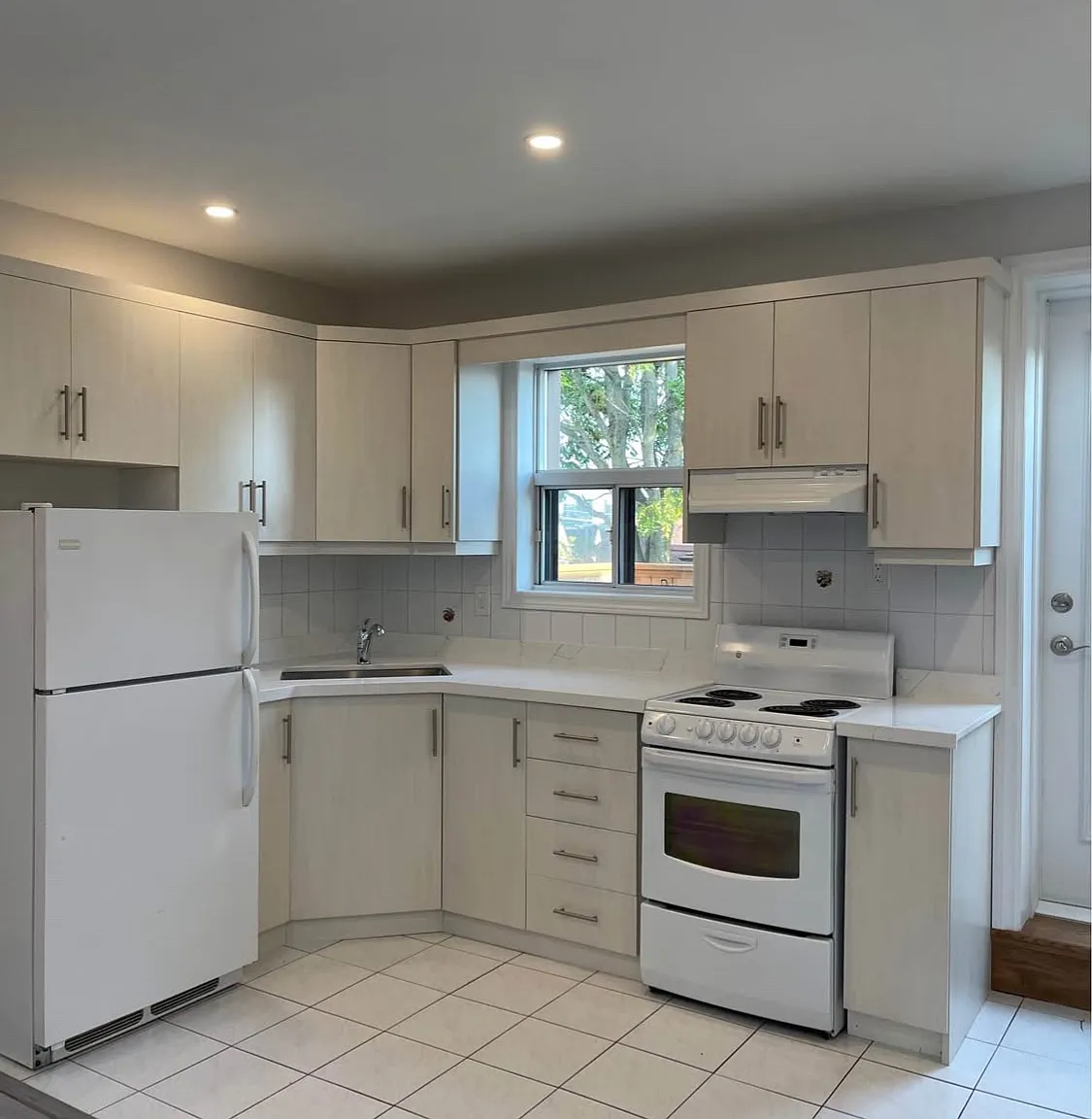 2 bed, $2,300 — Photo 4