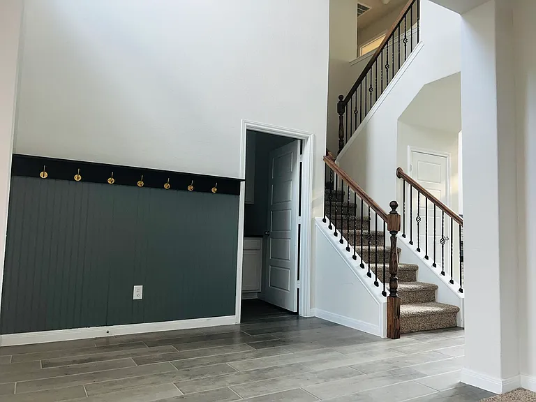 603 Hirsch Trl — Photo 3