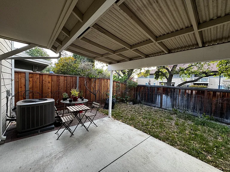1627 Los Suenos Ave — Photo 19