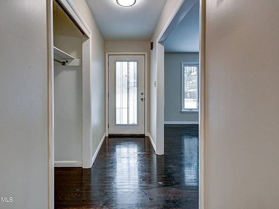 3rd image of 179 Steadwell Road