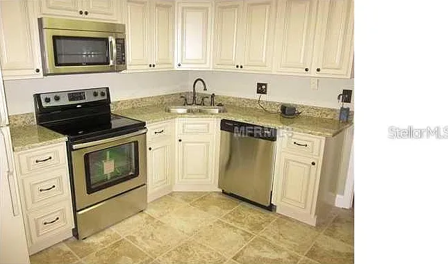 2 bed, 2.0 bath, 1031 sqft, $2,000 — Photo 4