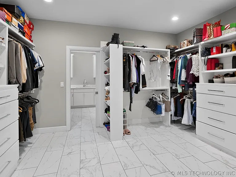 1119 W 86th Pl S — Photo 22