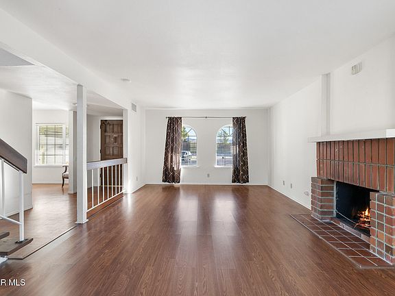4th image of 2183 E Chesterton St