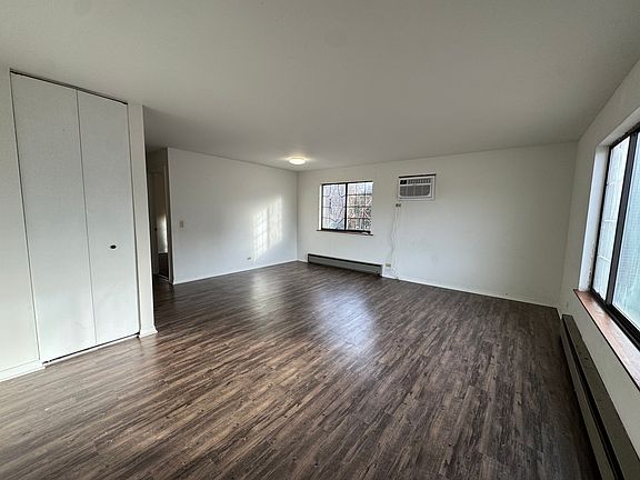 3rd image of 901 E Chicago Ave APT 2E