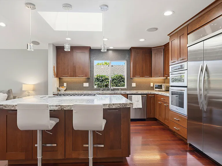 260 Chateau Dr — Photo 8
