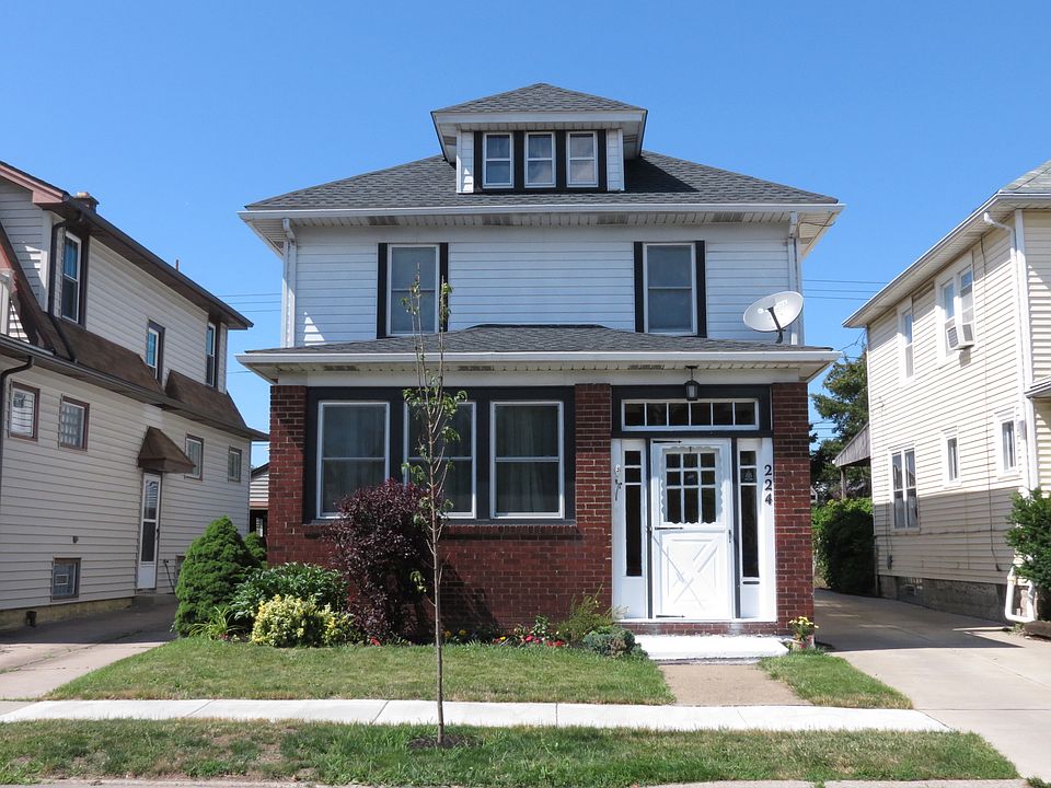 1st image of 224 E Hazeltine Ave