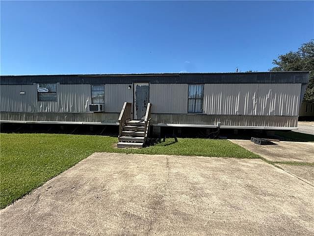 1st image of 158 Riverview Ct