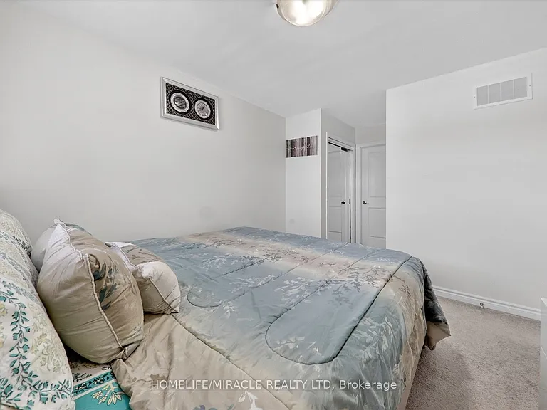 73 Sutcliffe Dr — Photo 26