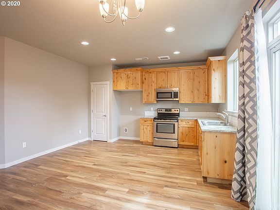 5th image of 1315 NE 82nd Dr