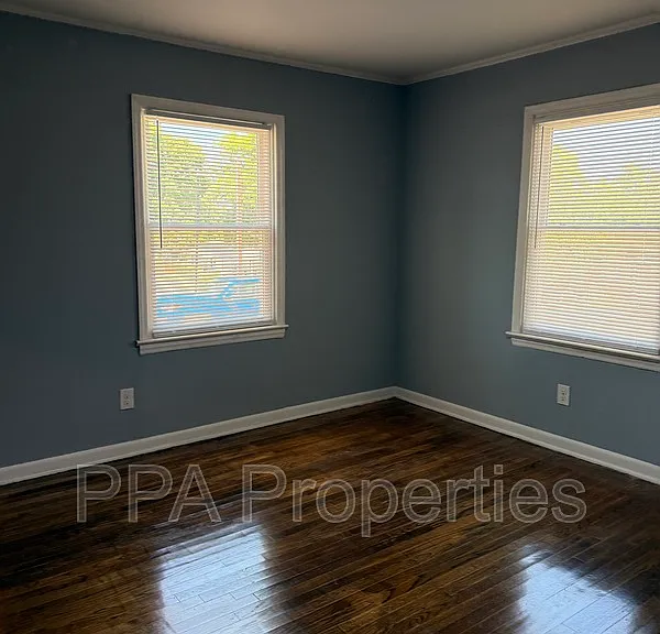 221 Willow Ave — Photo 15