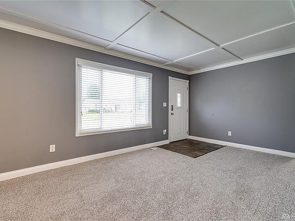 5th image of 473 Martha Dr