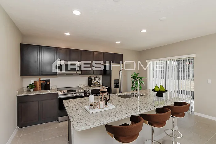 500 Breakwater St SE — Photo 2