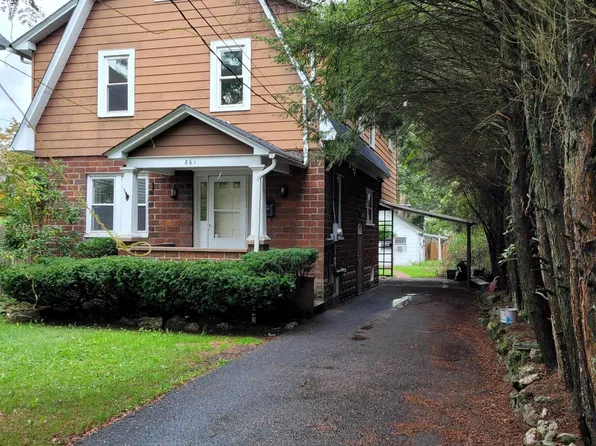 861 Scott St, Stroudsburg, PA 18360