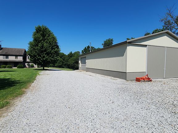 2nd image of 1520 E Us Highway 136