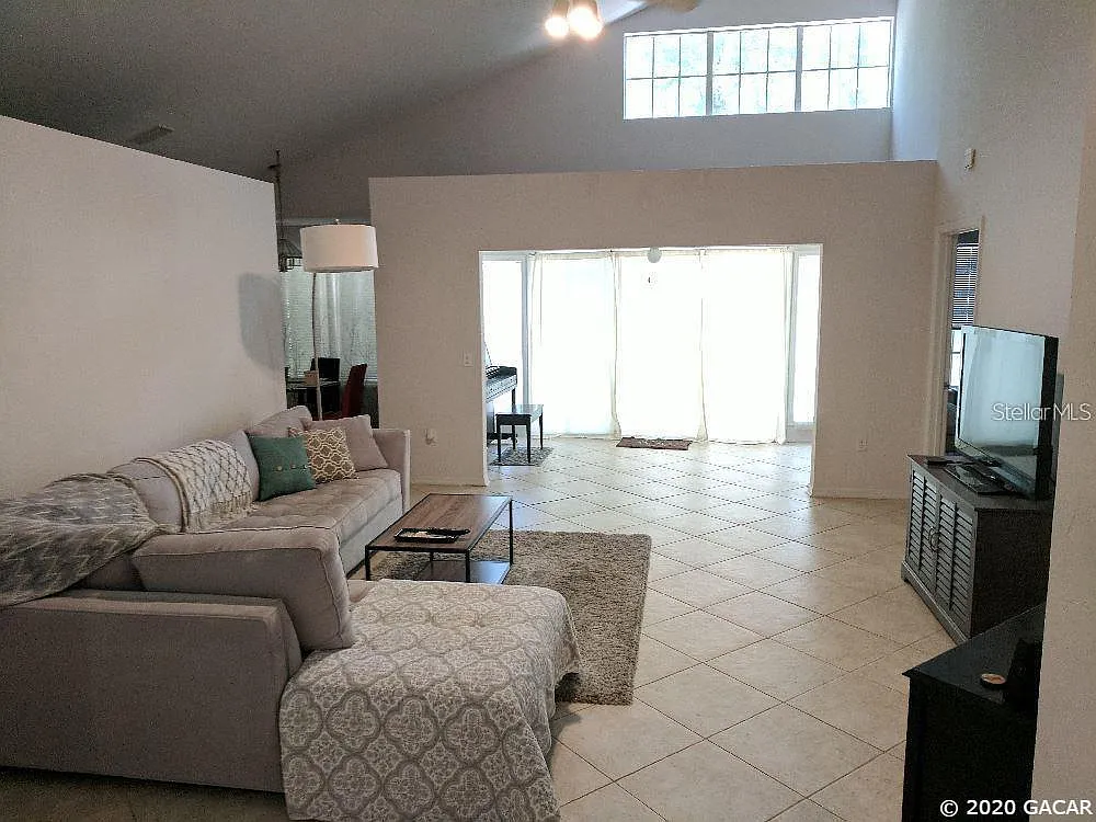 2 bed, 2.0 bath, 1103 sqft, $1,800 — Photo 3