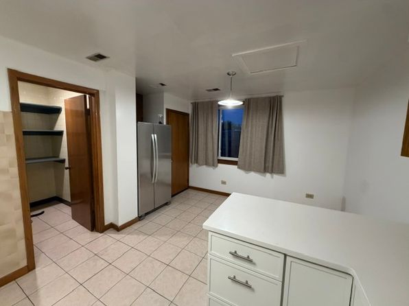 2547 W Argyle St #1