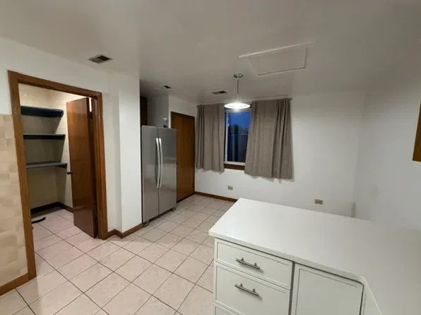 2547 W Argyle St #1, Chicago, IL 60625