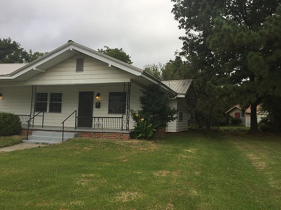 2nd image of 200 Country Club Dr