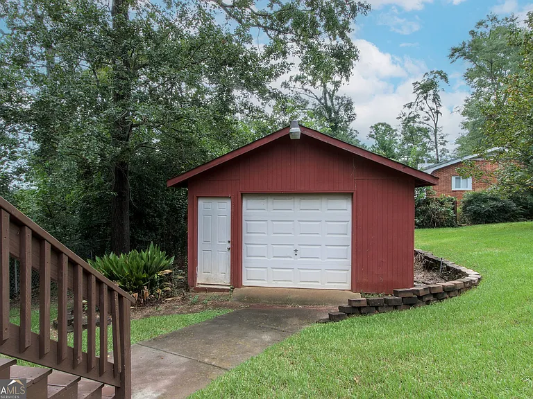 2415 Apricot Ln — Photo 29