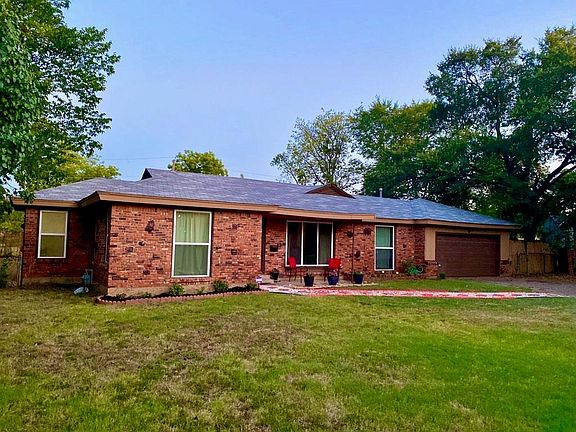 2nd image of 7248 Vivian Ln