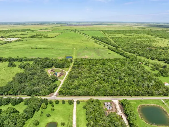 20499 Englin Road, Winnie, TX 77665