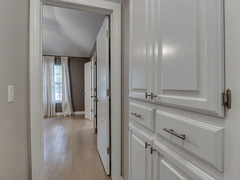 2701 Shady Tree Ln — Photo 21