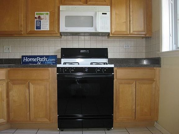 4th image of 10121 Hartford Ct APT 1C
