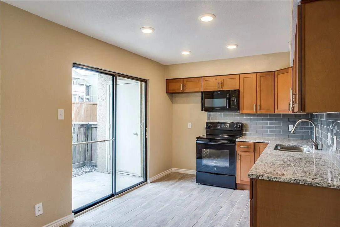 4748 Old Bent Tree Lane Apt 401 - 401 — Photo 2