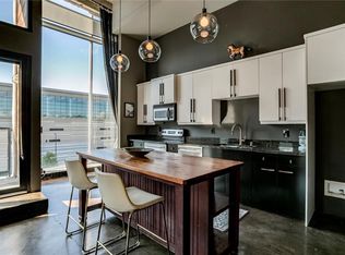 360 W Pershing Rd APT 300, Kansas City, MO 64108