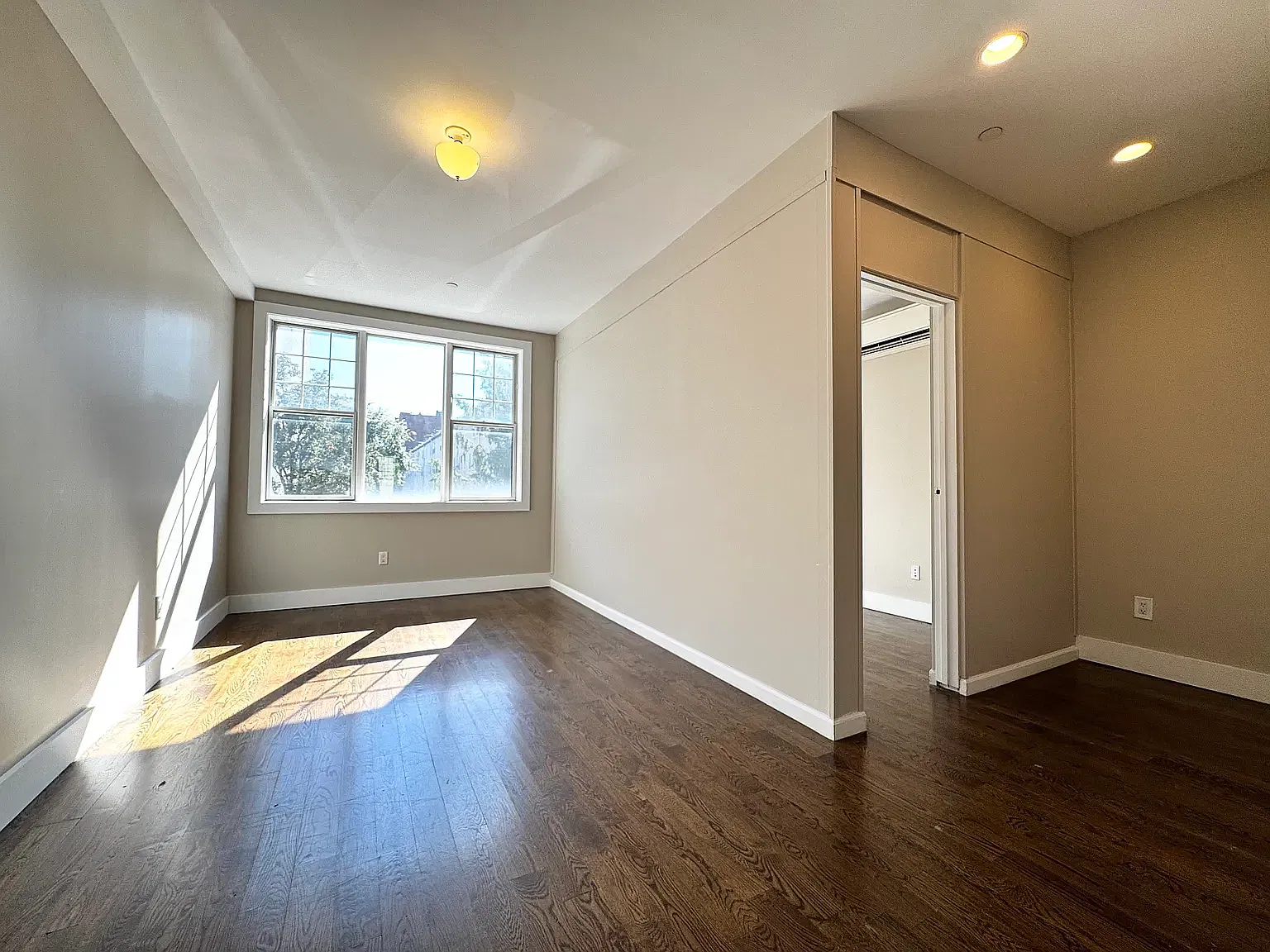 7 Lexington Avenue — Photo 1
