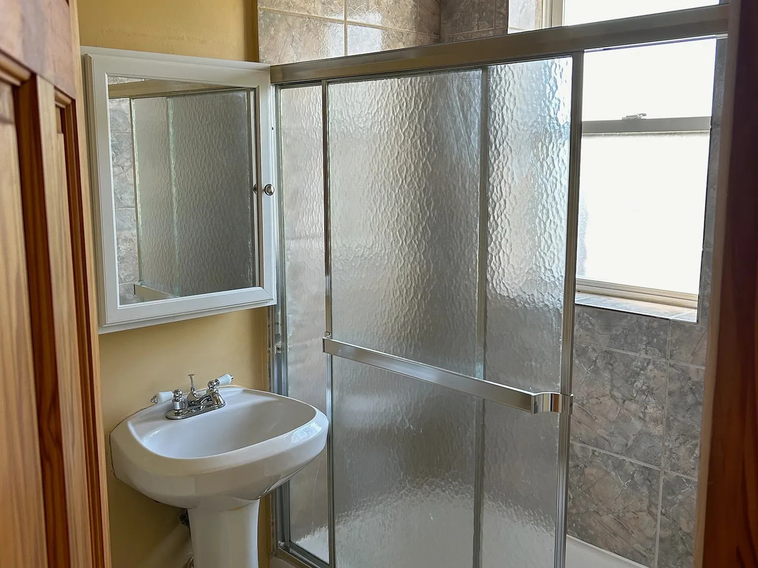 1 bed, 950 sqft, $900 — Photo 3