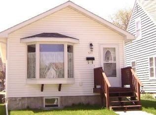 511 N 4th St, Grand Forks, ND 58203