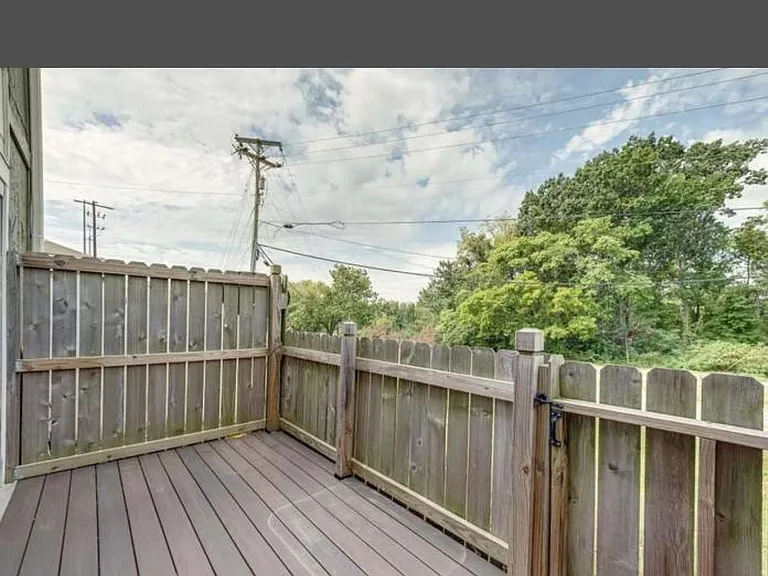 218 Raintree Dr — Photo 21