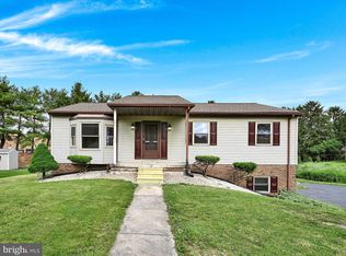 3975 Stony Brook Dr, York, PA 17402