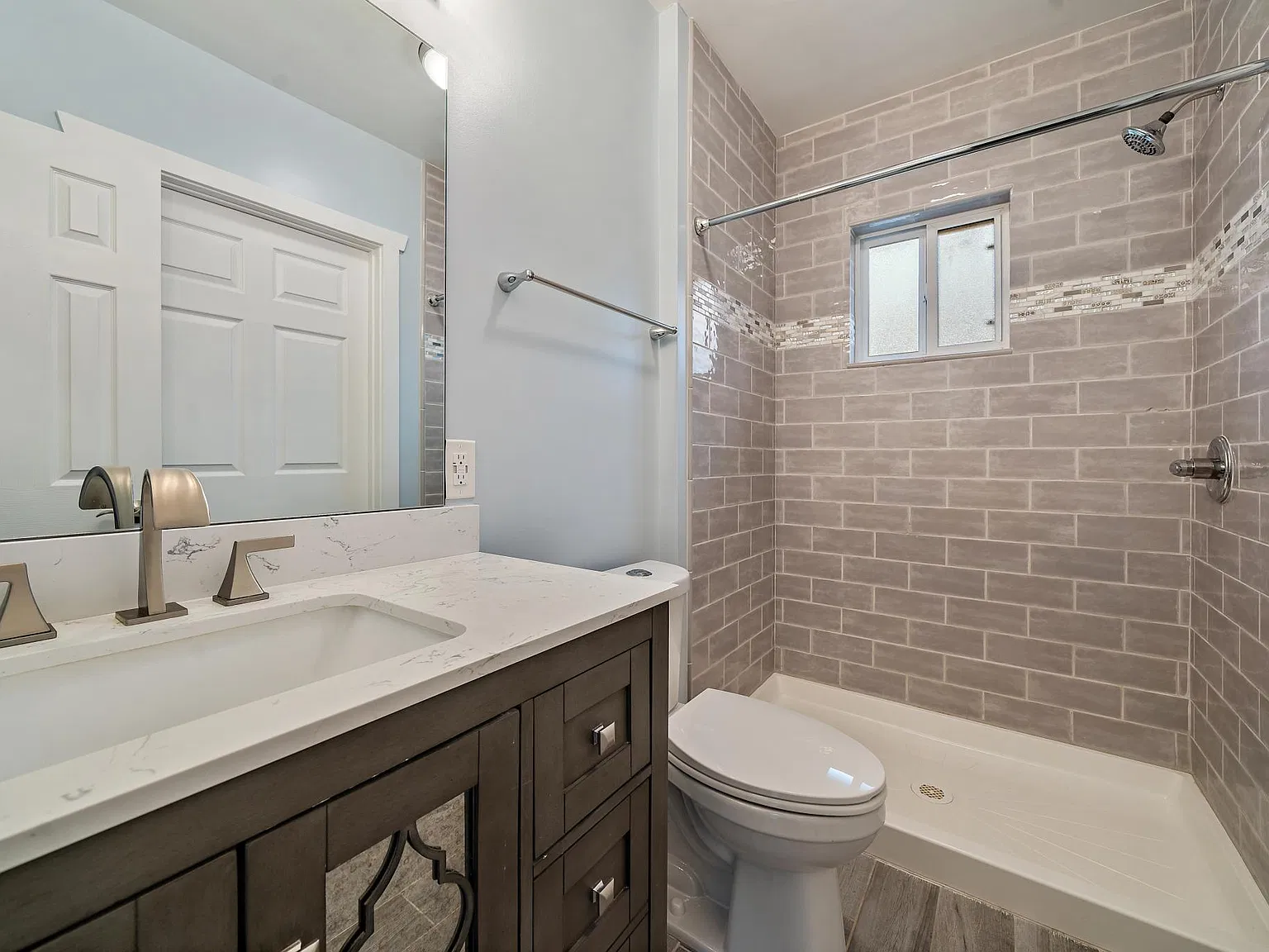 4449 N Clay St — Photo 4