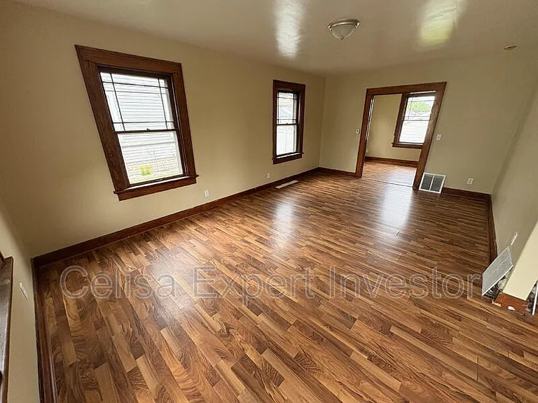 644 Greenlawn Ave — Photo 2