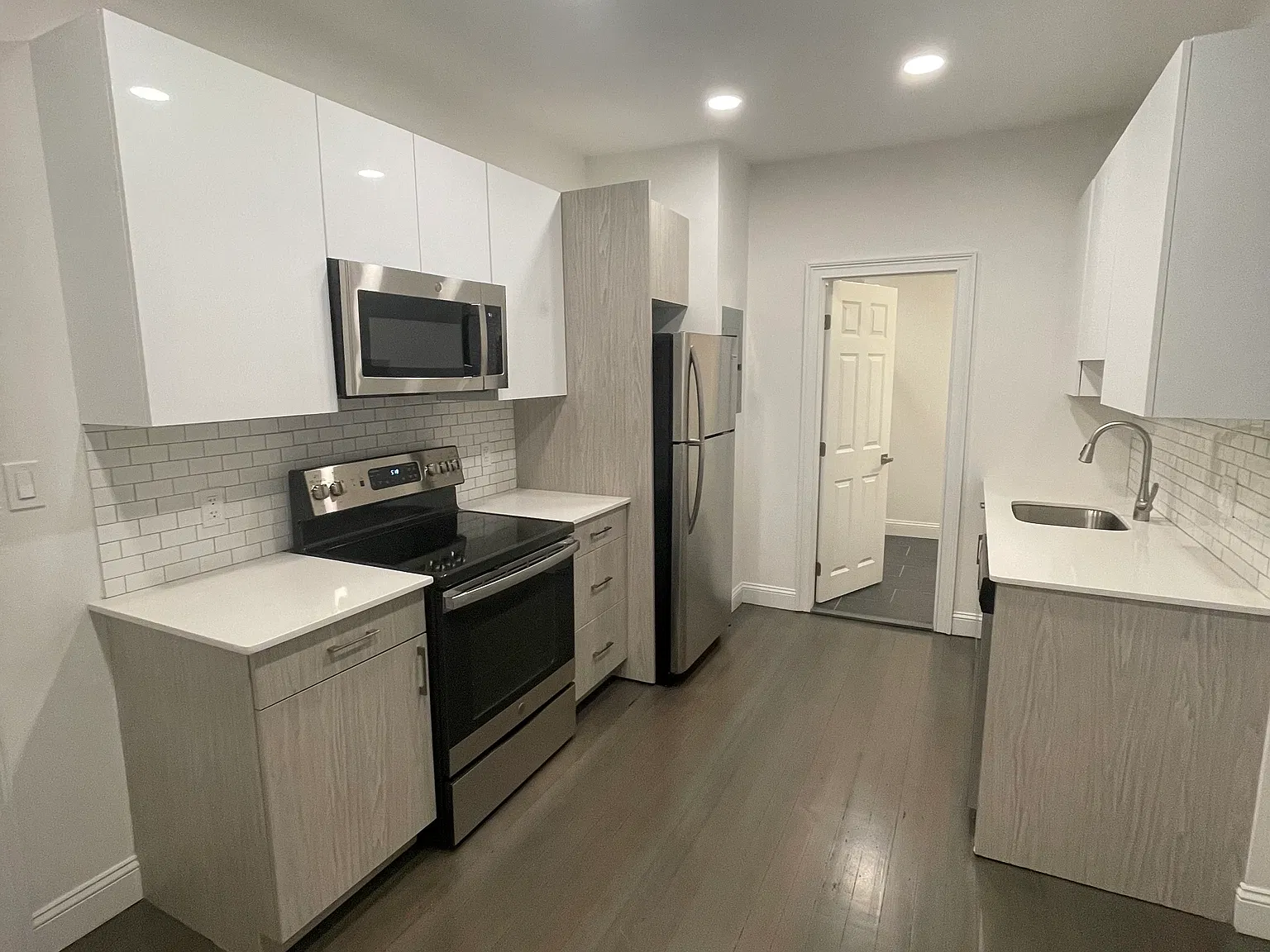 1 bed, 550 sqft, $2,900 — Photo 3