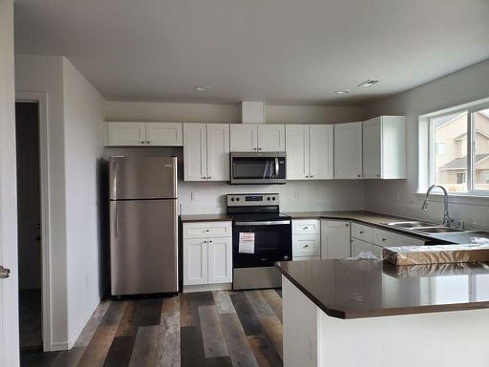 1st image of 707 3rd Ave NE #6