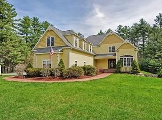 8 River Bend Rd, Upton, MA 01568