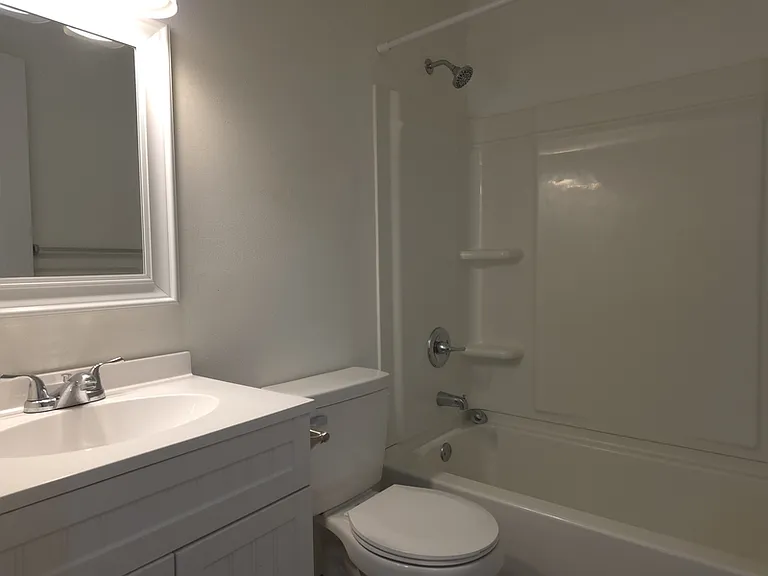 348 E Marquette St #5 — Photo 14
