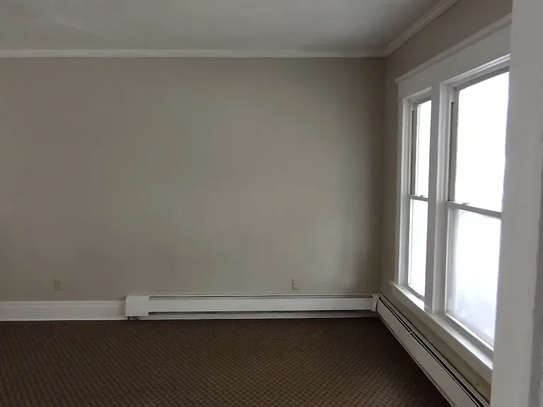 2128 Genesee St — Photo 11